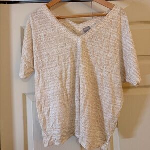 Chico's Cream Short Sleeve V-Neck Top